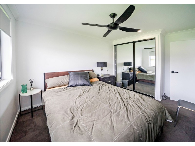 110 Albatross Way, Old Bar NSW 2430