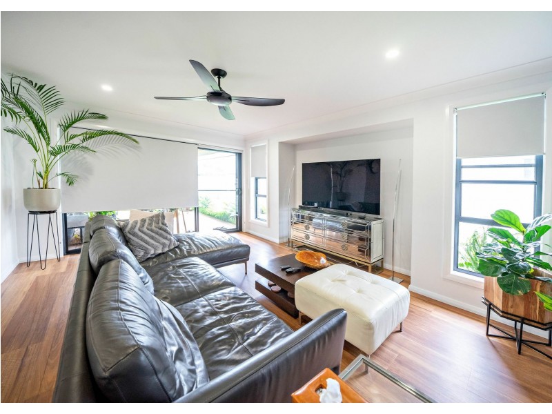 110 Albatross Way, Old Bar NSW 2430