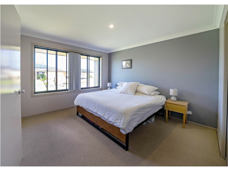 7 Rosier Place, Old Bar NSW 2430