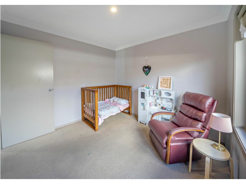 7 Rosier Place, Old Bar NSW 2430