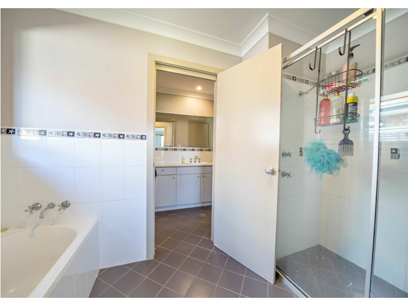 7 Rosier Place, Old Bar NSW 2430