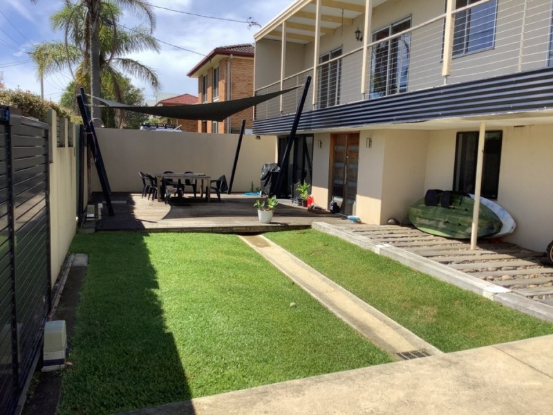 18 Kolang Street, Old Bar NSW 2430