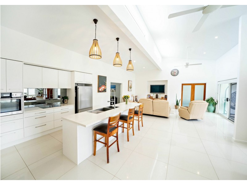 24 Howard St, Wallabi Point NSW 2430