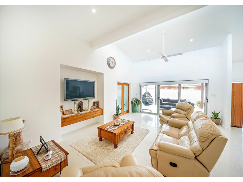 24 Howard St, Wallabi Point NSW 2430