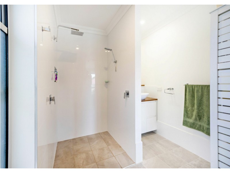 24 Howard St, Wallabi Point NSW 2430