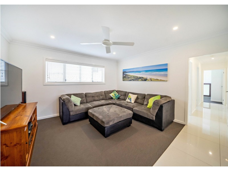 24 Howard St, Wallabi Point NSW 2430