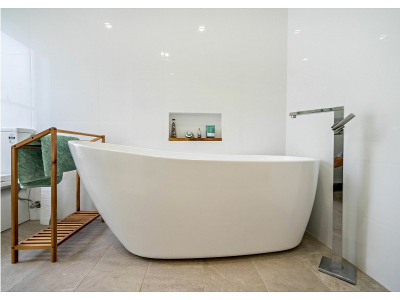 24 Howard St, Wallabi Point NSW 2430