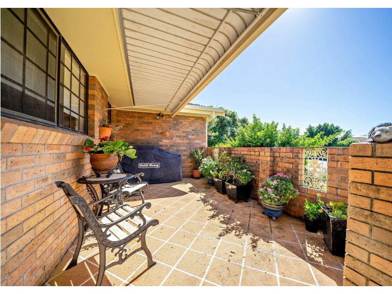 1 Carrabeen Drive, Old Bar NSW 2430