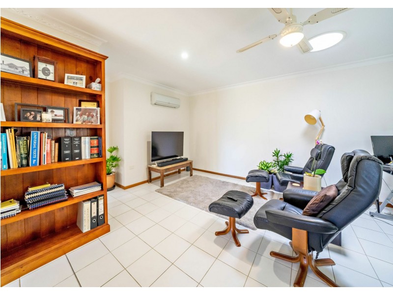 1 Carrabeen Drive, Old Bar NSW 2430