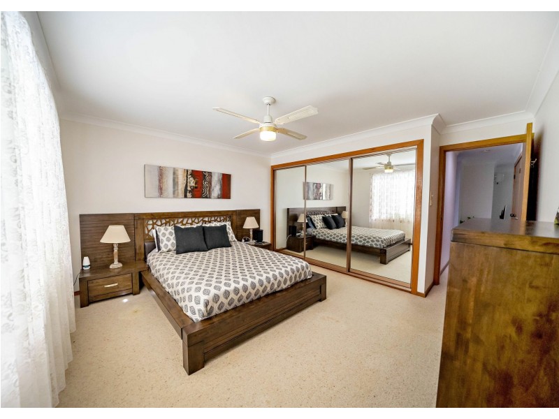 1 Carrabeen Drive, Old Bar NSW 2430