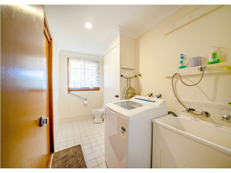 1 Carrabeen Drive, Old Bar NSW 2430