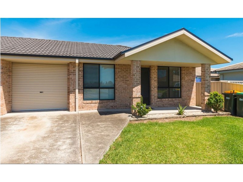 1/10 Bluehaven Drive, Old Bar NSW 2430