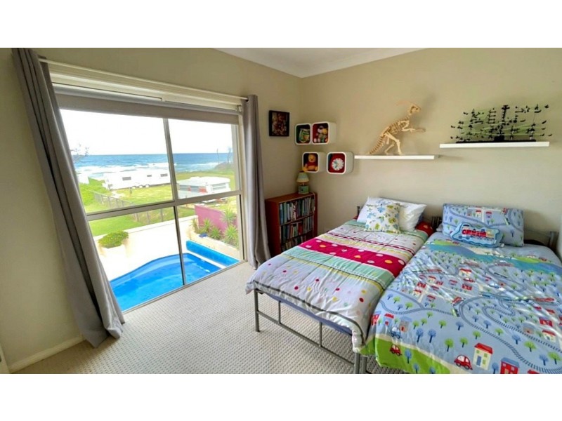 3 & 4/40 Lewis Street, Old Bar NSW 2430