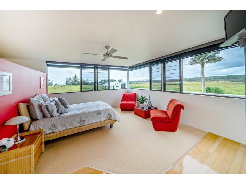 3 Seaspray Circuit, Wallabi Point NSW 2430