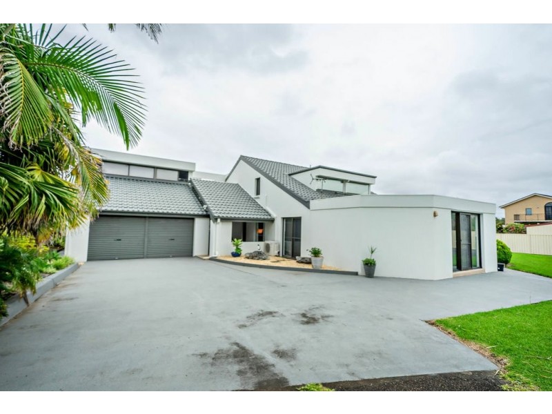 3 Seaspray Circuit, Wallabi Point NSW 2430