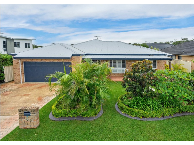 7 Shantull Drive, Wallabi Point NSW 2430