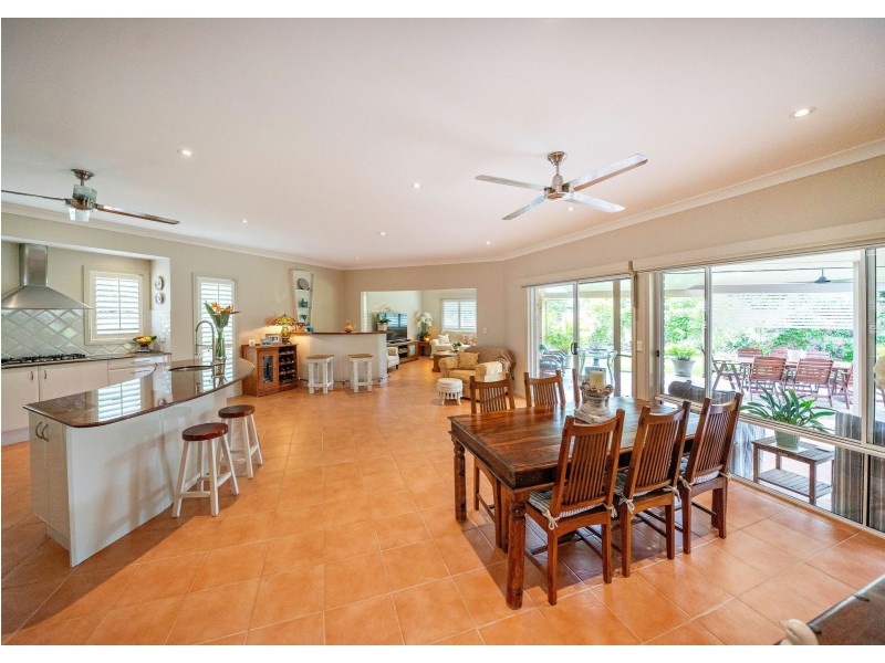 7 Shantull Drive, Wallabi Point NSW 2430