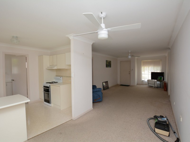 Unit 3/37 Old Bar Road, Old Bar NSW 2430