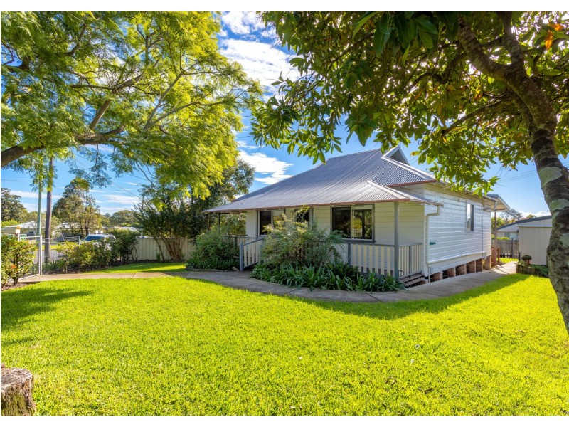 11 Wingham Road, Taree NSW 2430
