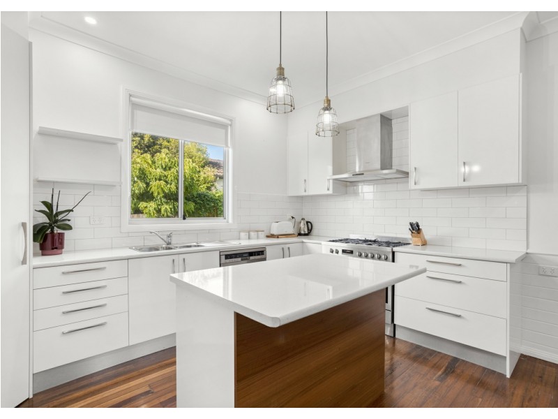 11 Wingham Road, Taree NSW 2430