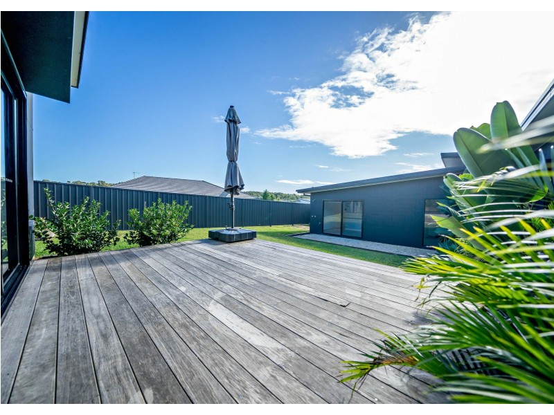 25 Janice Street, Wallabi Point NSW 2430