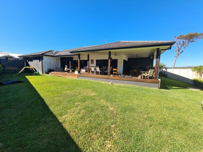36 Shantull Drive, Wallabi Point NSW 2430