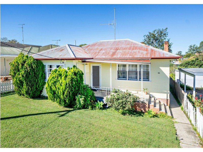16 Richardson Street, Taree NSW 2430