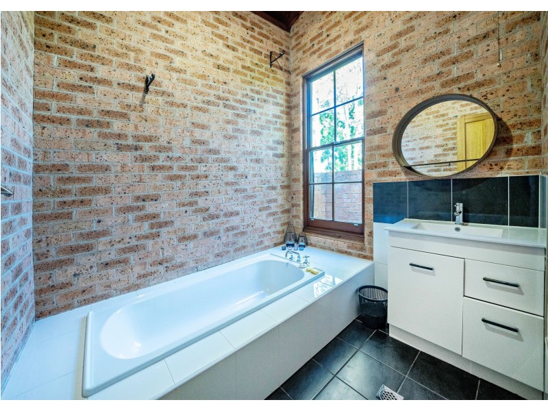 10 Allumba Close, Taree NSW 2430