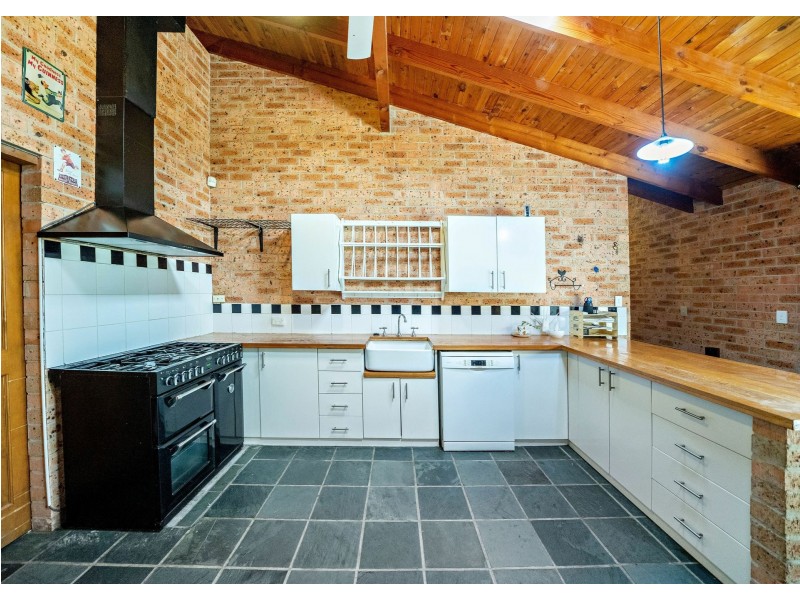 10 Allumba Close, Taree NSW 2430