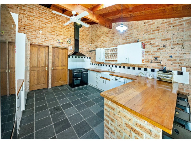 10 Allumba Close, Taree NSW 2430