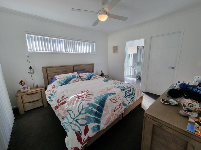 8 Mariner Avenue, Old Bar NSW 2430