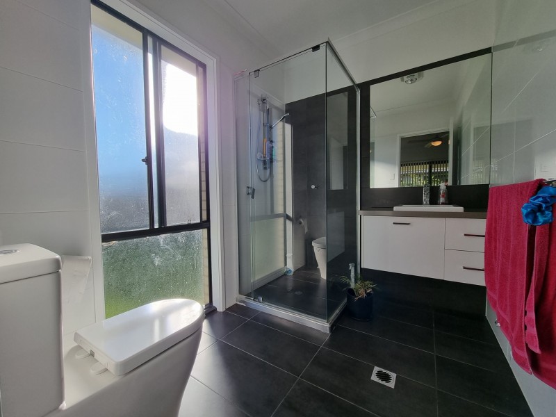 8 Mariner Avenue, Old Bar NSW 2430