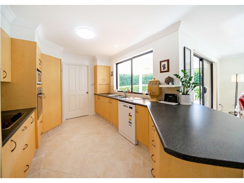 6 Gannet Crescent, Old Bar NSW 2430