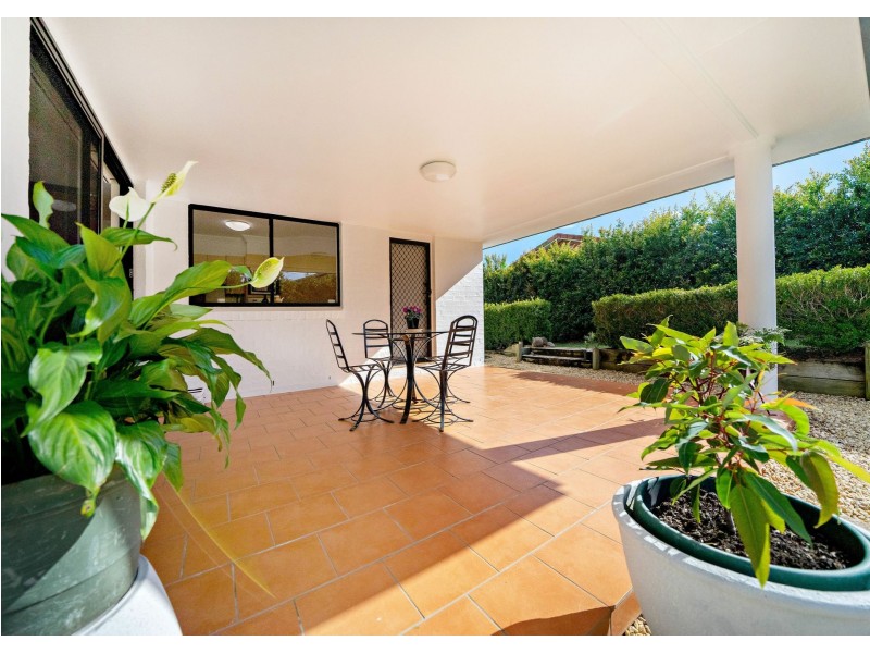 6 Gannet Crescent, Old Bar NSW 2430