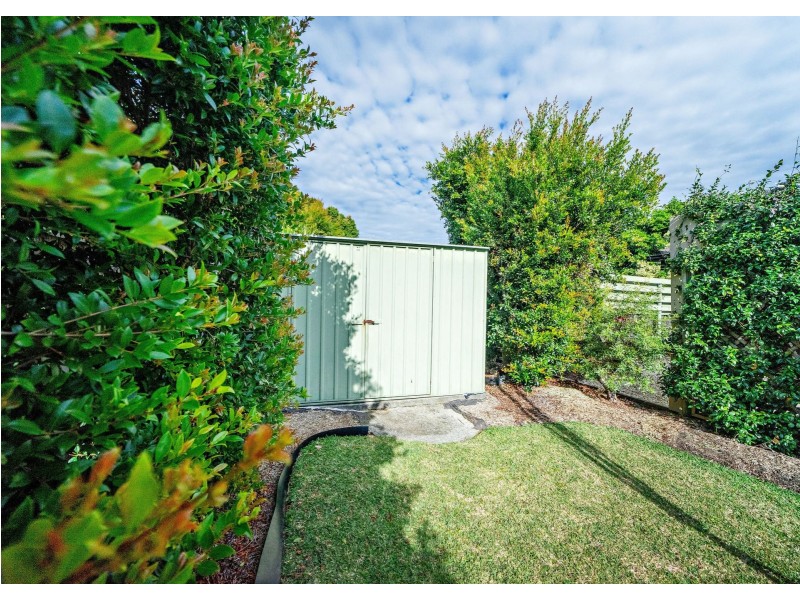 6 Gannet Crescent, Old Bar NSW 2430