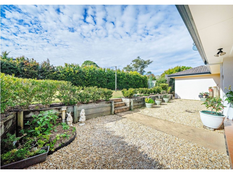 6 Gannet Crescent, Old Bar NSW 2430