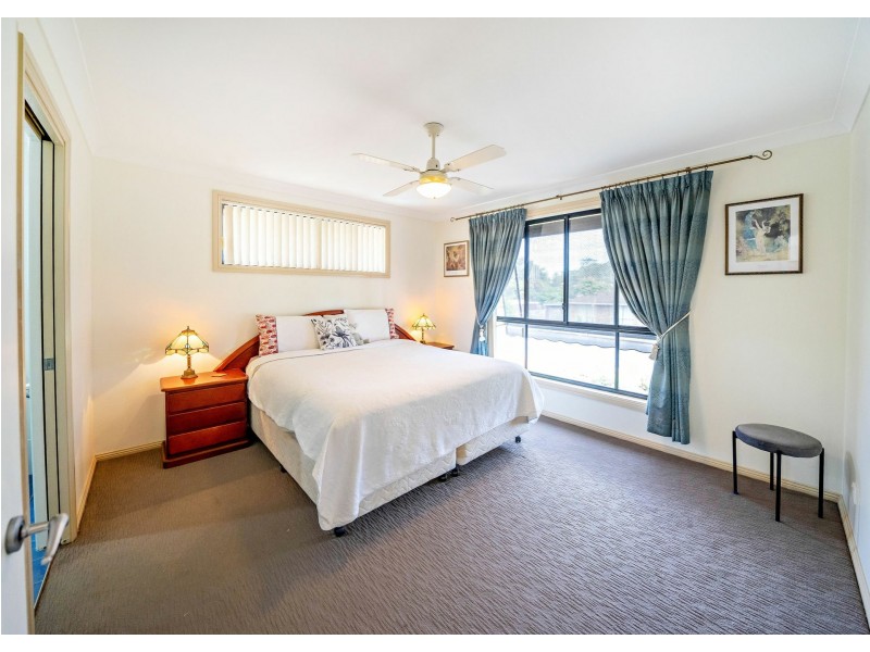 6 Gannet Crescent, Old Bar NSW 2430