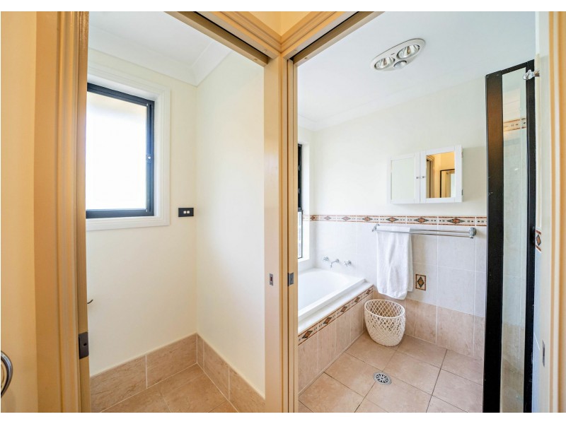 6 Gannet Crescent, Old Bar NSW 2430