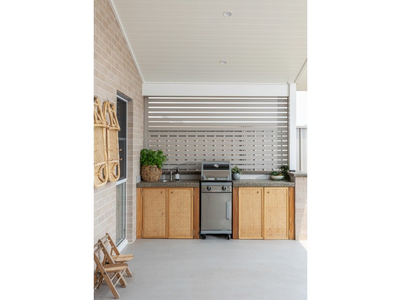 104 Albatross Way, Old Bar NSW 2430