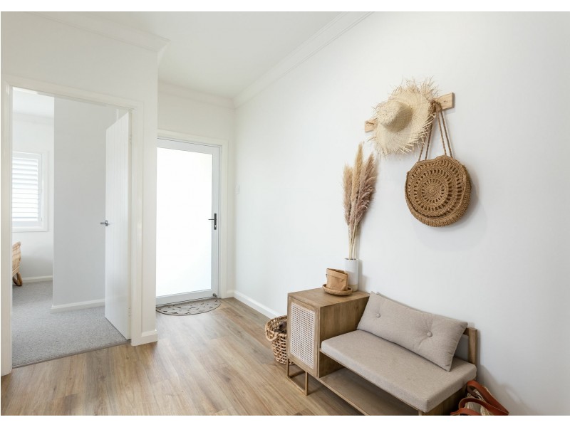 104 Albatross Way, Old Bar NSW 2430