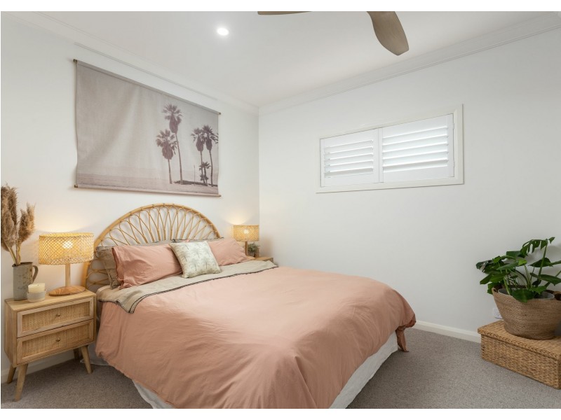 104 Albatross Way, Old Bar NSW 2430