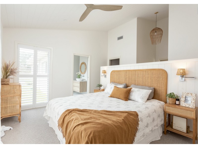 104 Albatross Way, Old Bar NSW 2430