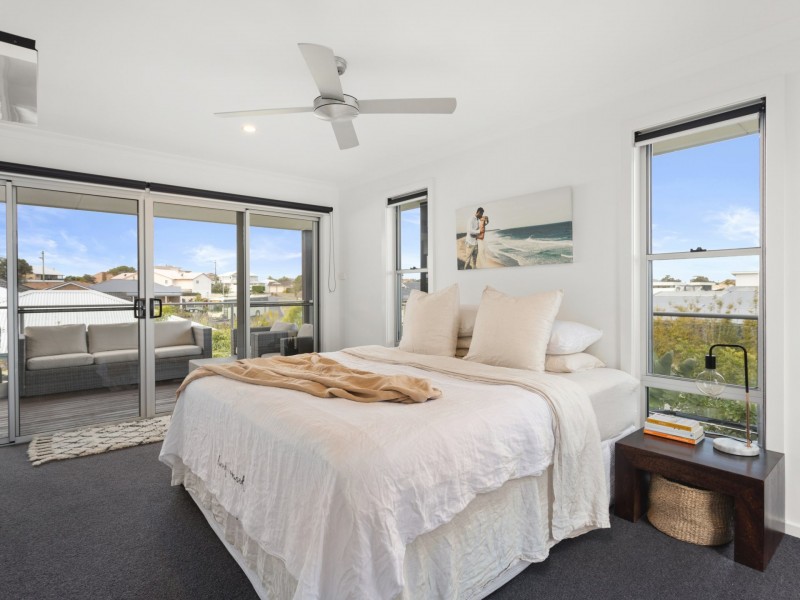 9 Shantull Drive, Wallabi Point NSW 2430