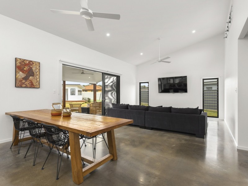 11 Tropicbird Crescent, Old Bar NSW 2430