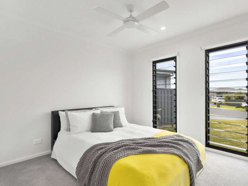 11 Tropicbird Crescent, Old Bar NSW 2430