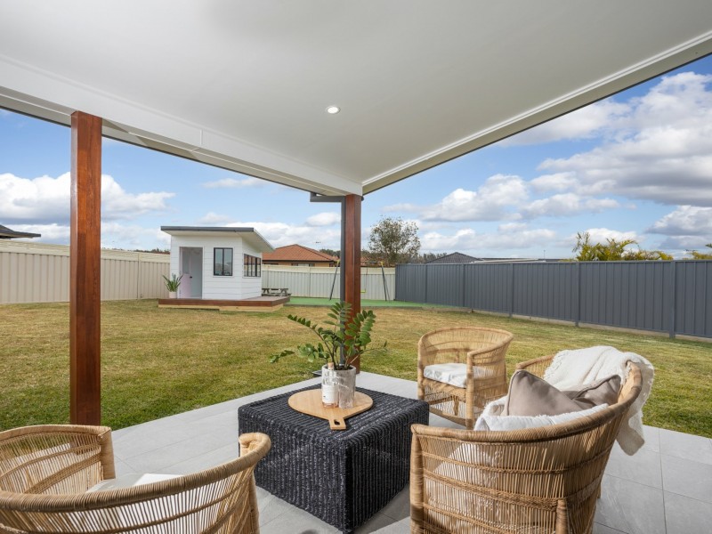 11 Tropicbird Crescent, Old Bar NSW 2430