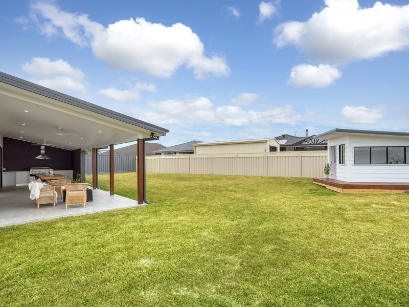 11 Tropicbird Crescent, Old Bar NSW 2430