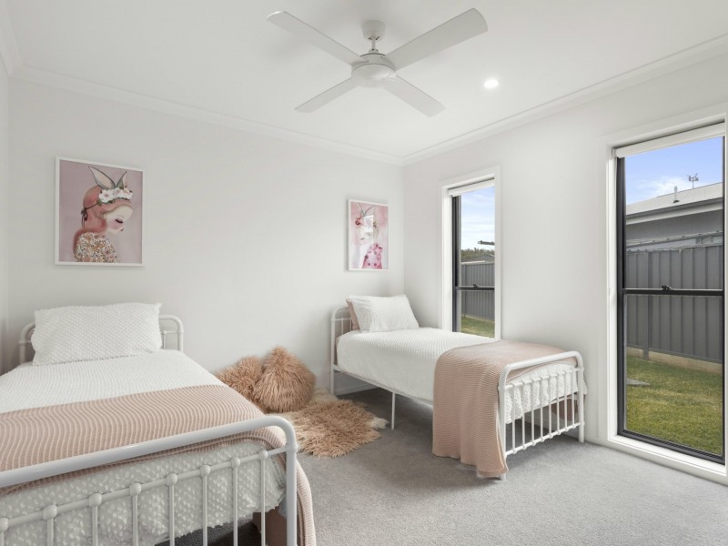 11 Tropicbird Crescent, Old Bar NSW 2430