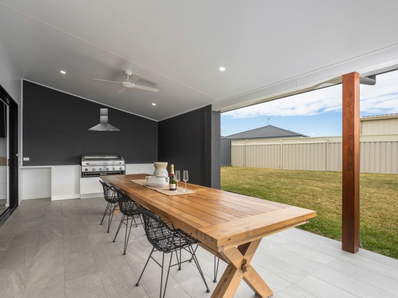 11 Tropicbird Crescent, Old Bar NSW 2430