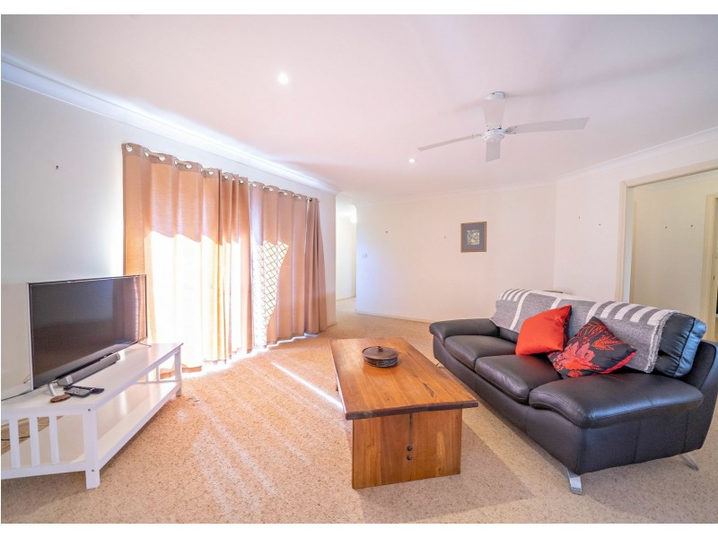 1/27 Molong Road, Old Bar NSW 2430